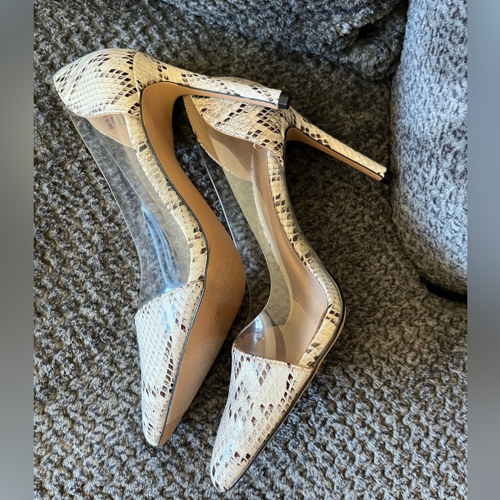 Bcbgeneration Pointed Toe Pump - Picture 3 of 5